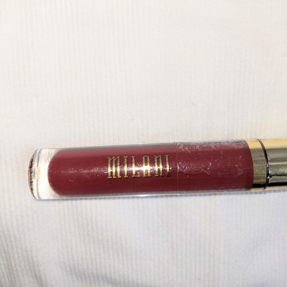 Milani Amore Shine Liquid lip color Seduction-08 Wine purple - Picture 7 of 9